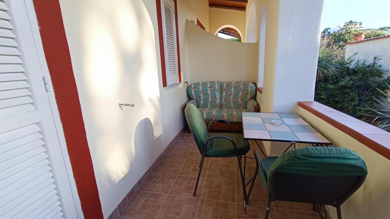 เรสซิเดนซ์ วิลลา คริสตินา Bed & Breakfast Forio  ภายนอก รูปภาพ