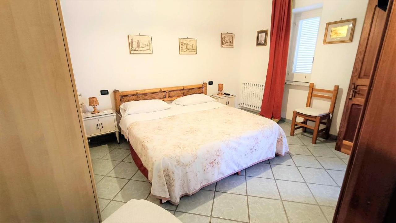 เรสซิเดนซ์ วิลลา คริสตินา Bed & Breakfast Forio  ภายนอก รูปภาพ