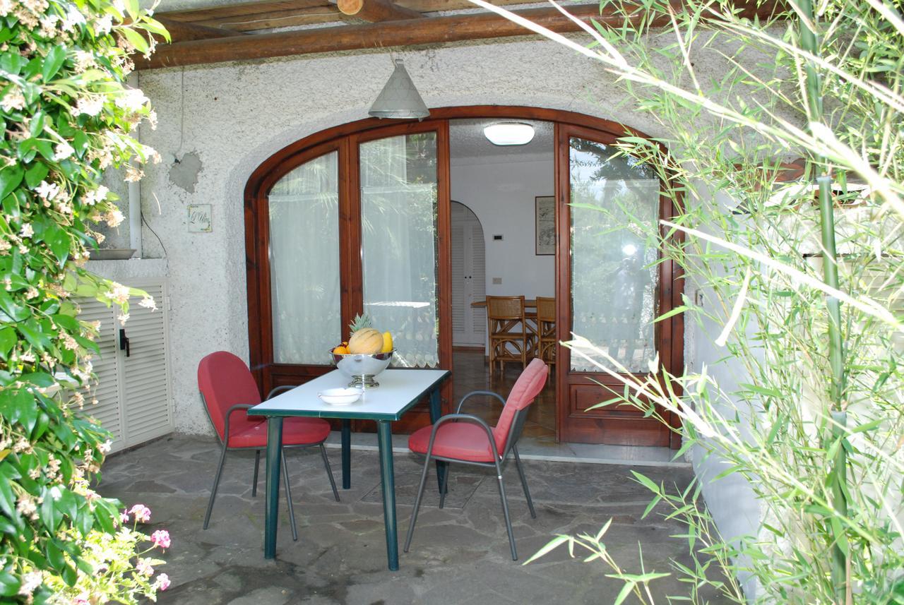 เรสซิเดนซ์ วิลลา คริสตินา Bed & Breakfast Forio  ภายนอก รูปภาพ